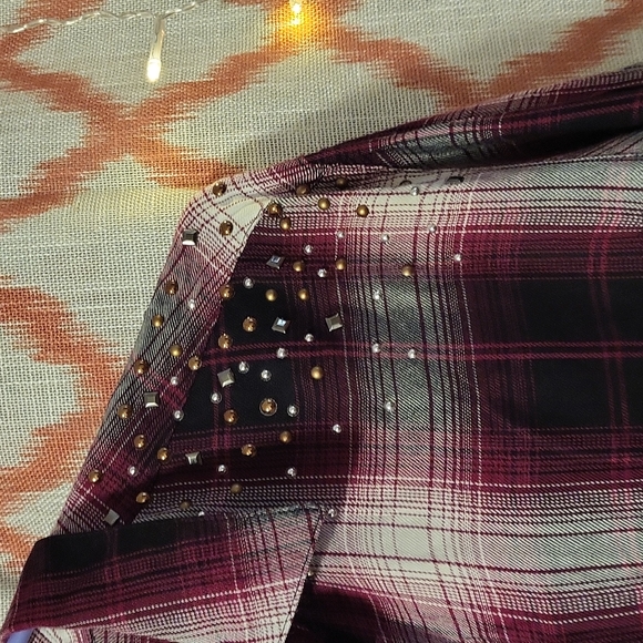 Women's Flannel - Picture 3 of 4